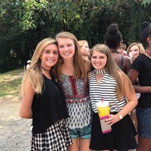 Meet your Posher, Valentina